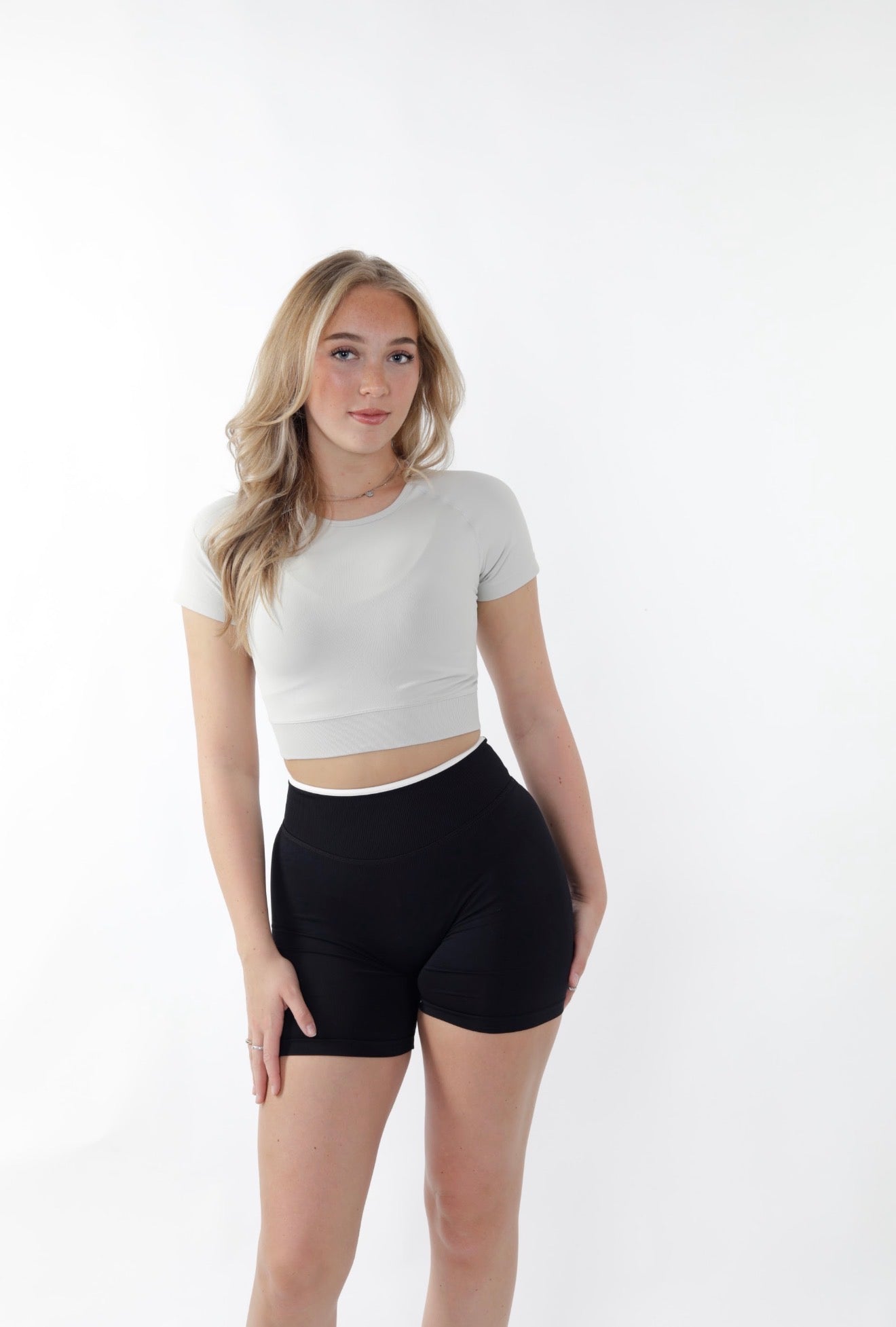 White seamless T